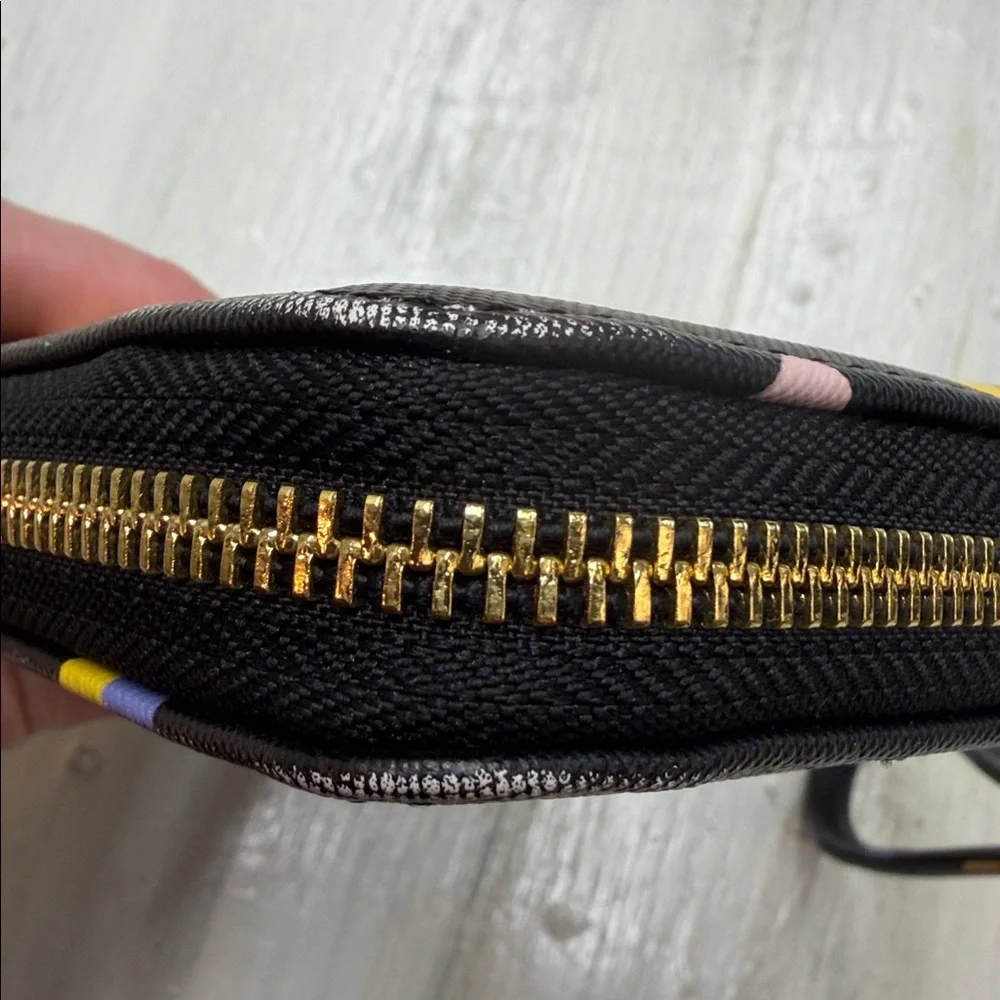 π5/$25 SALE!π Betsy Johnson Rainbow Hearts on Black Faux Leather Zip Up Wallet - Picture 11 of 14